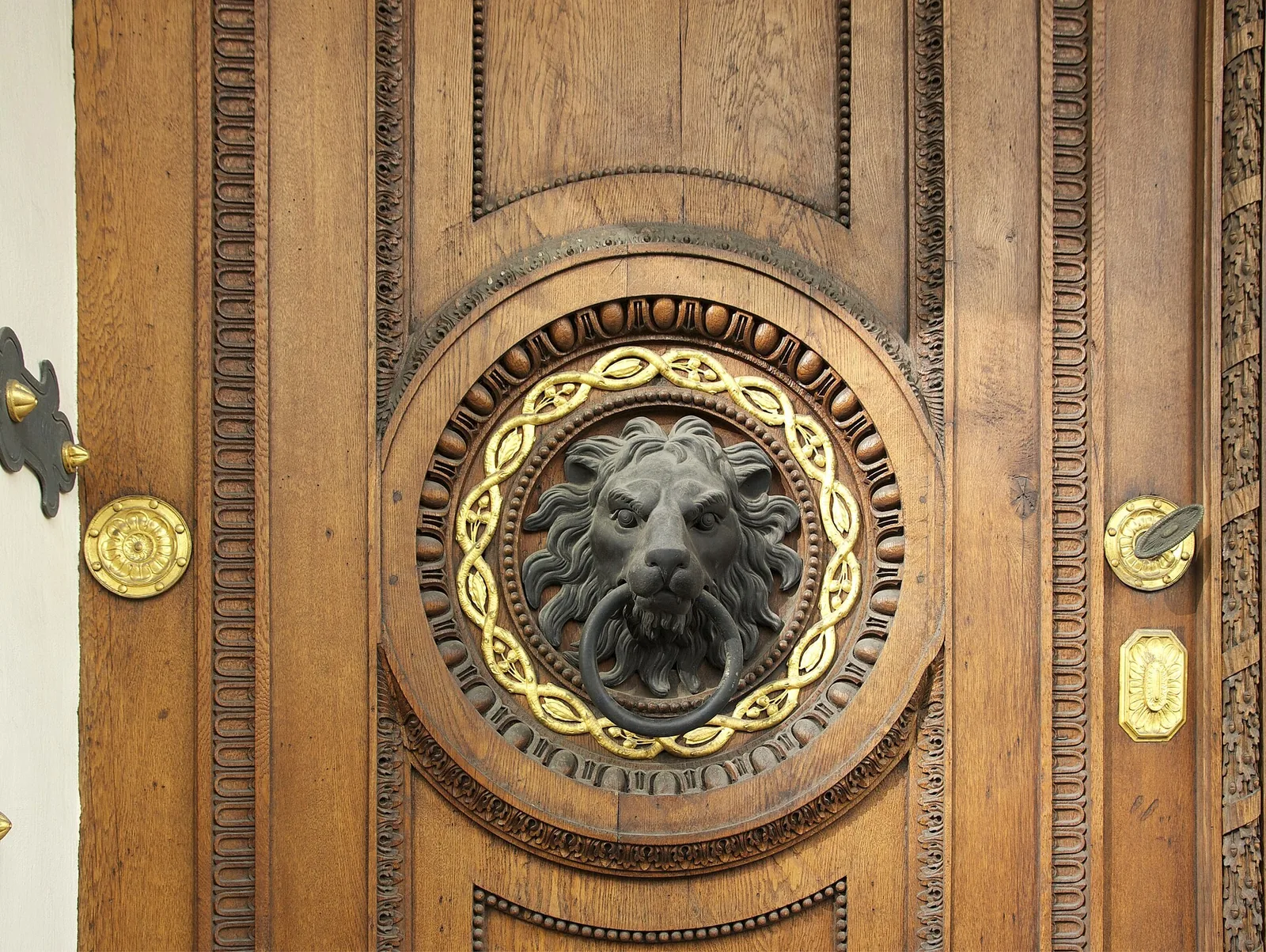 Mastering Wooden Door Repairs: A Comprehensive Guide